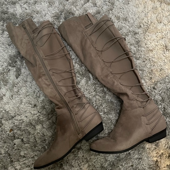 MATERIAL GIRL knee high boots 9 M - Picture 2 of 4